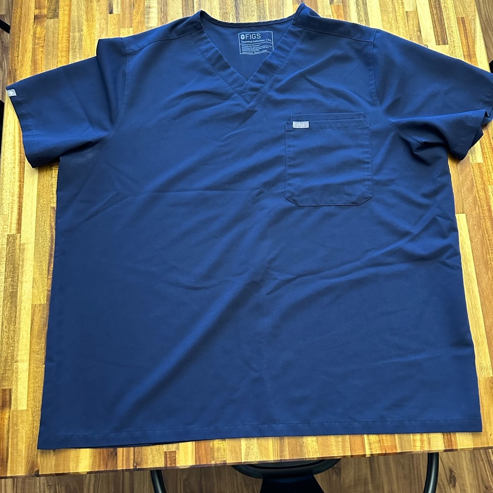 Figs Men's Navy Blue V-Neck Scrub Top
